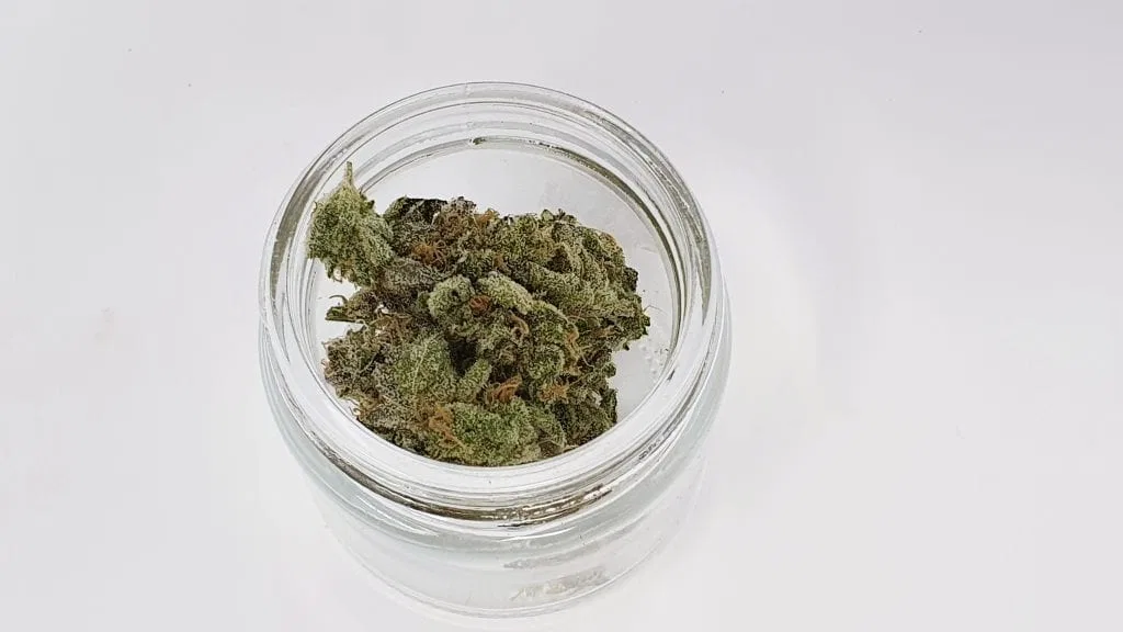 Peach Ozz cannabis flower from the original UK review archive.