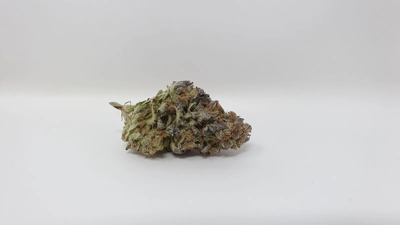 Strawpicanna cannabis flower from the original UK review archive.